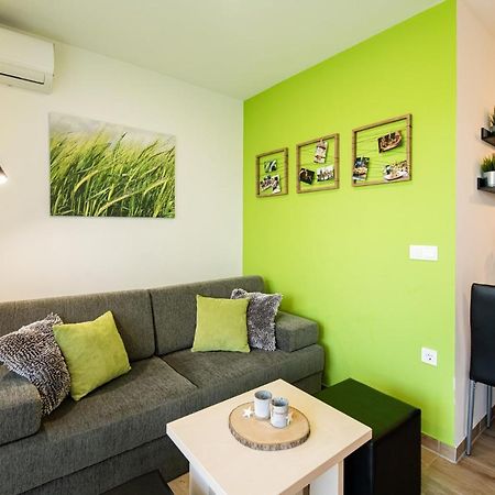 Apartmaji Banonia " Poletni Vetrc " Banovci Zewnętrze zdjęcie