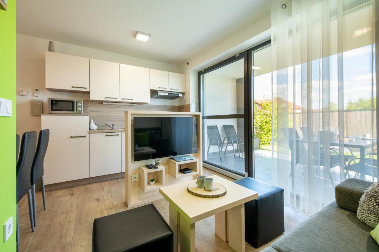 Apartmaji Banonia " Poletni Vetrc " Banovci Zewnętrze zdjęcie