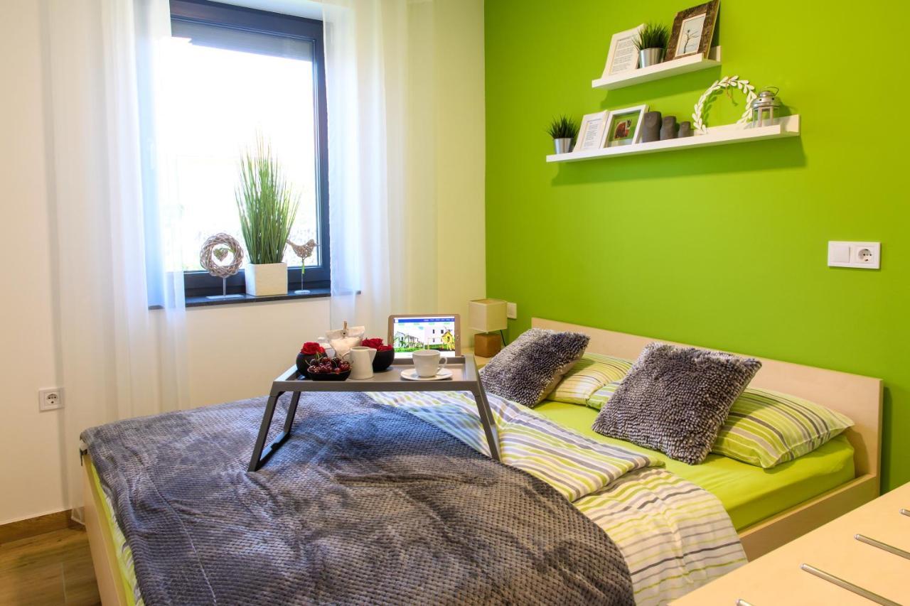 Apartmaji Banonia " Poletni Vetrc " Banovci Zewnętrze zdjęcie