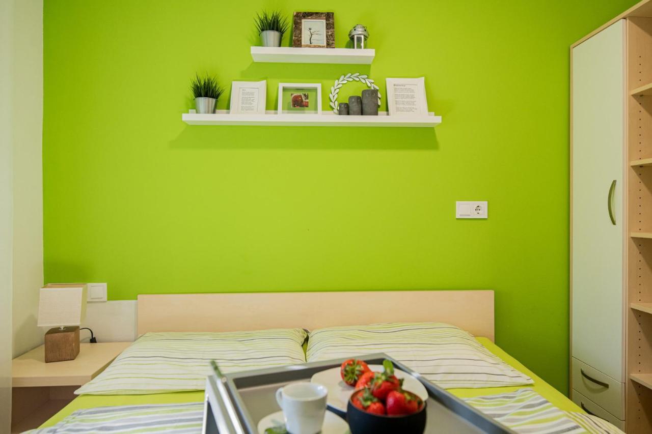 Apartmaji Banonia " Poletni Vetrc " Banovci Zewnętrze zdjęcie